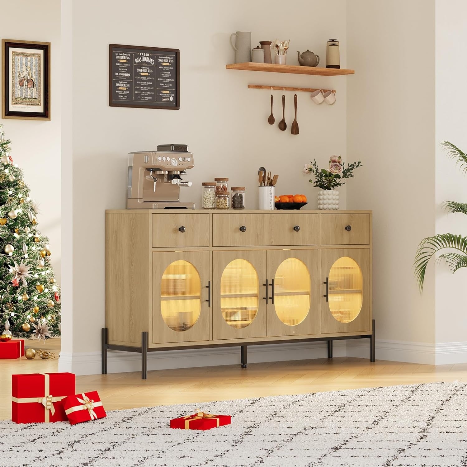 Buffet contemporain en bois naturel avec 3 tiroirs, 4 portes vitrees rainurees et etageres ajustables pour cuisine ou sejour